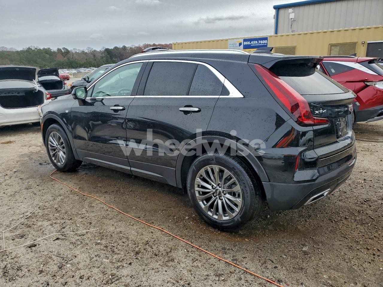 Photo 2 of 2025 CADILLAC XT4 PREMIUM LUXURY (VIN 1GYFZCR42SF126586)