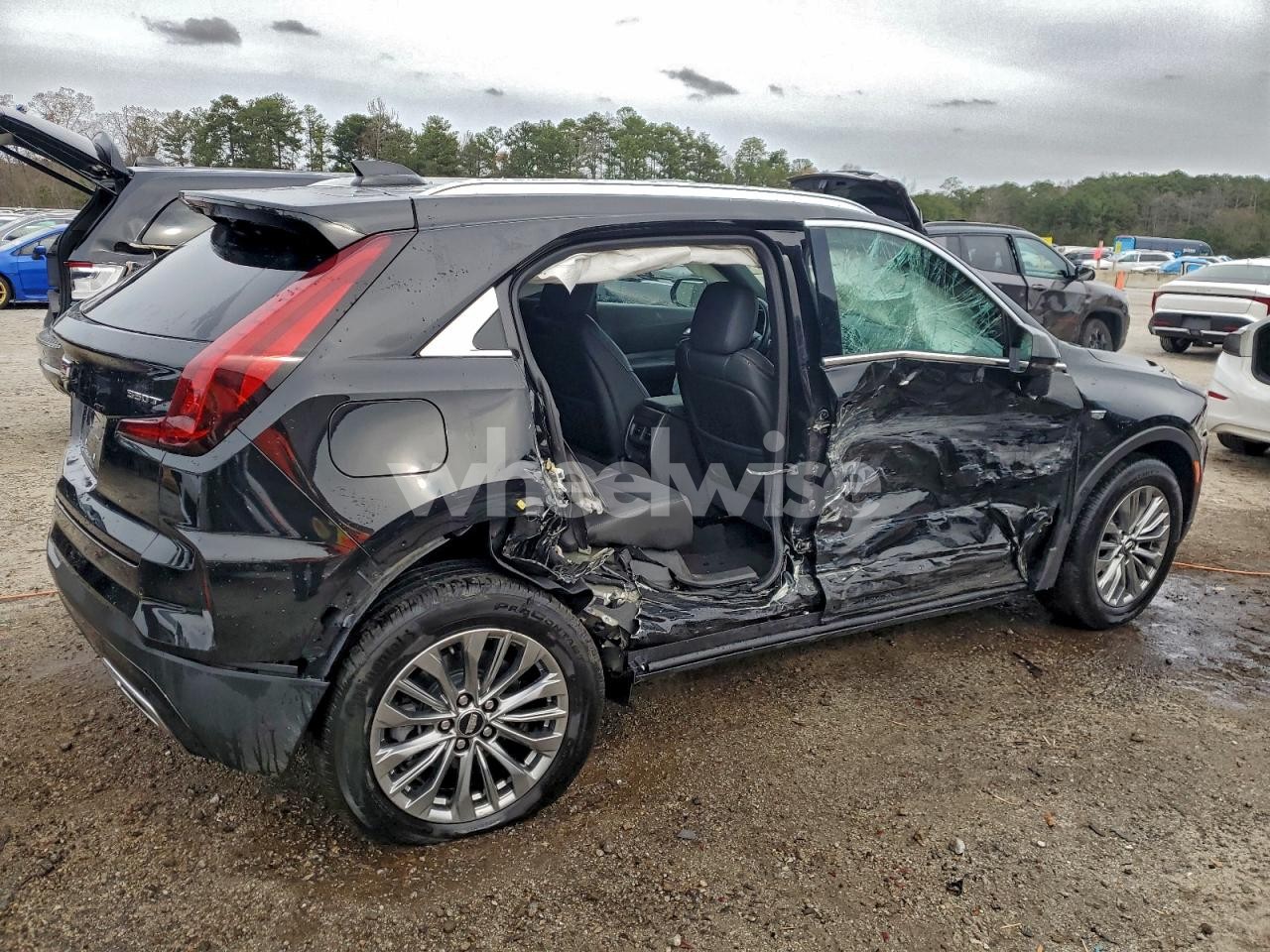 Photo 3 of 2025 CADILLAC XT4 PREMIUM LUXURY (VIN 1GYFZCR42SF126586)