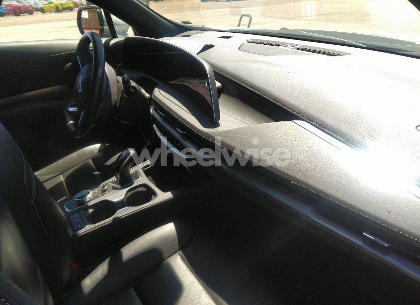 Photo 5 of 2024 Cadillac Xt4 FWD PREMIUM LUXURY (VIN 1GYFZCR46RF221436)