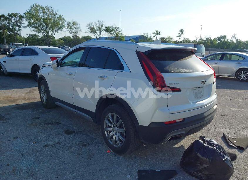 Photo 3 of 2021 Cadillac Xt4 FWD PREMIUM LUXURY (VIN 1GYFZCR4XMF080010)