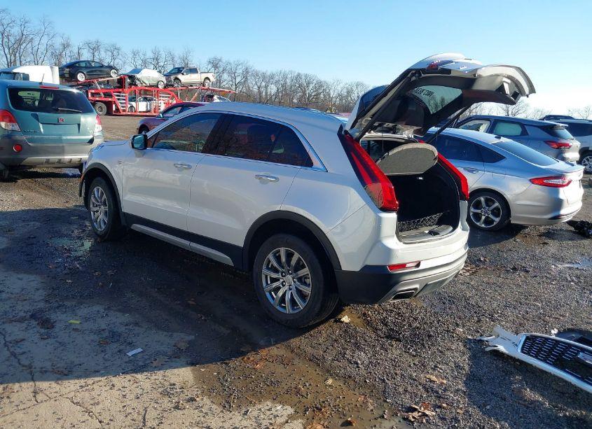 Photo 3 of 2021 Cadillac Xt4 AWD PREMIUM LUXURY (VIN 1GYFZDR42MF033351)