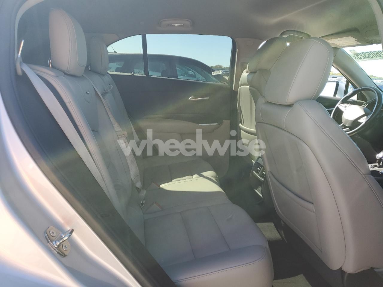 Photo 10 of 2022 CADILLAC XT4 PREMIUM LUXURY (VIN 1GYFZDR42NF128106)