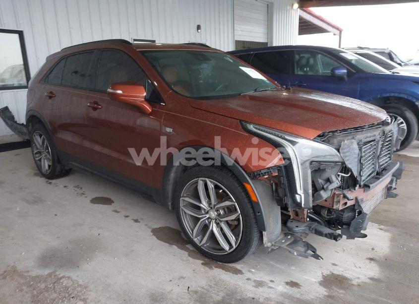2019 Cadillac Xt4 SPORT (VIN 1GYFZER48KF102613) main photo