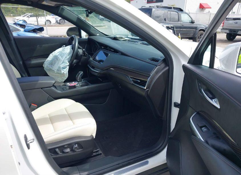 Photo 5 of 2019 Cadillac Xt4 SPORT (VIN 1GYFZFR44KF198519)