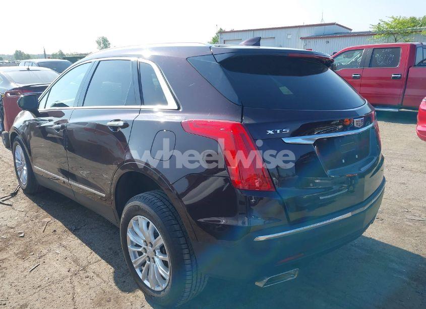 Photo 3 of 2018 Cadillac Xt5 STANDARD (VIN 1GYKNARS2JZ145570)