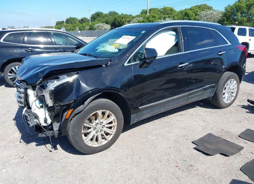 Photo 2 of 2019 Cadillac Xt5 STANDARD (VIN 1GYKNARS6KZ300476)