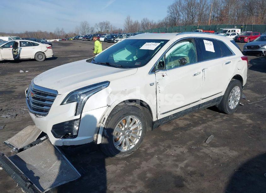 Photo 2 of 2018 Cadillac Xt5 STANDARD (VIN 1GYKNARS8JZ125257)