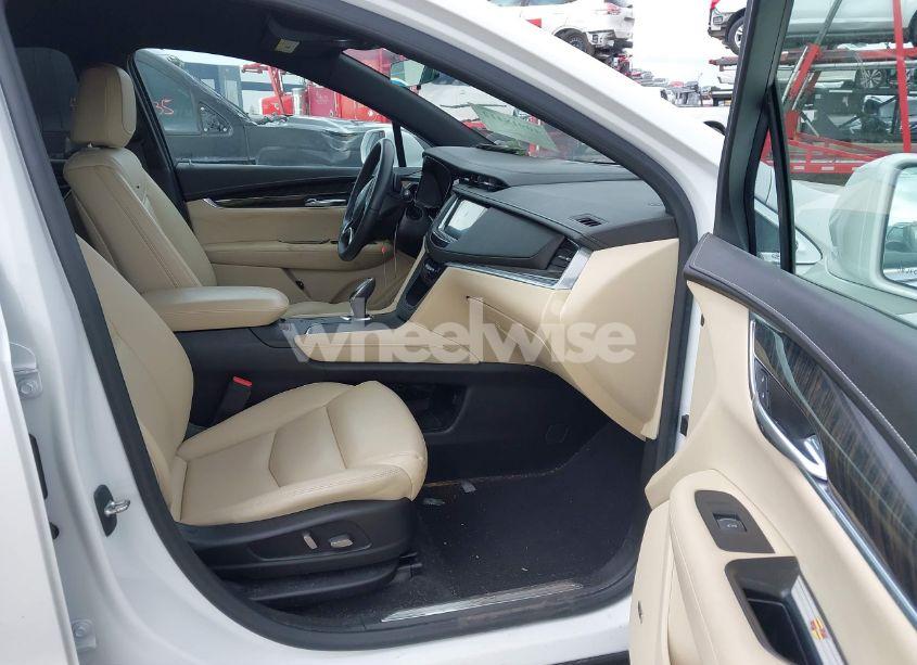 Photo 5 of 2017 Cadillac Xt5 STANDARD (VIN 1GYKNARSXHZ324675)