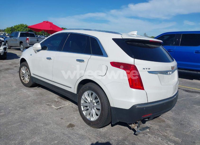 Photo 3 of 2019 Cadillac Xt5 STANDARD (VIN 1GYKNARSXKZ181007)