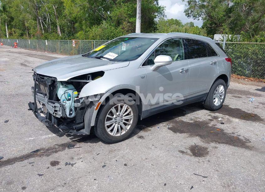 Photo 2 of 2019 Cadillac Xt5 STANDARD (VIN 1GYKNARSXKZ242727)