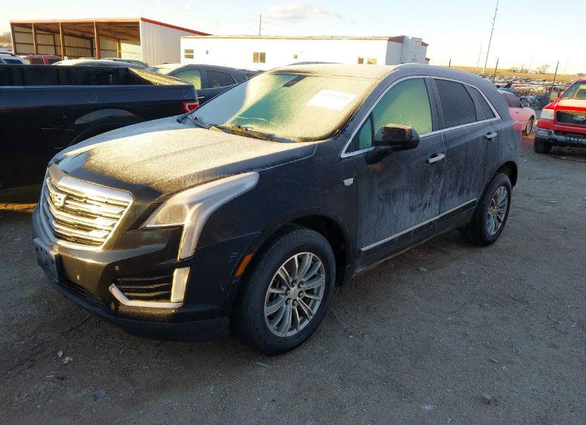Photo 2 of 2017 Cadillac Xt5 LUXURY (VIN 1GYKNBRS0HZ105570)