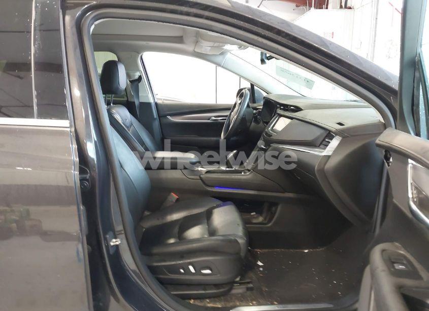 Photo 5 of 2017 Cadillac Xt5 LUXURY (VIN 1GYKNBRS0HZ115175)