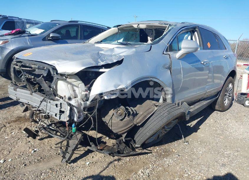 Photo 2 of 2017 Cadillac Xt5 LUXURY (VIN 1GYKNBRS1HZ125276)