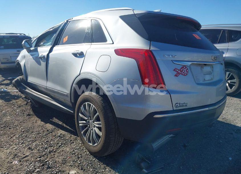 Photo 3 of 2017 Cadillac Xt5 LUXURY (VIN 1GYKNBRS1HZ125276)