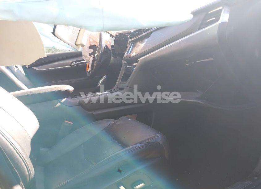 Photo 4 of 2017 Cadillac Xt5 LUXURY (VIN 1GYKNBRS1HZ125276)