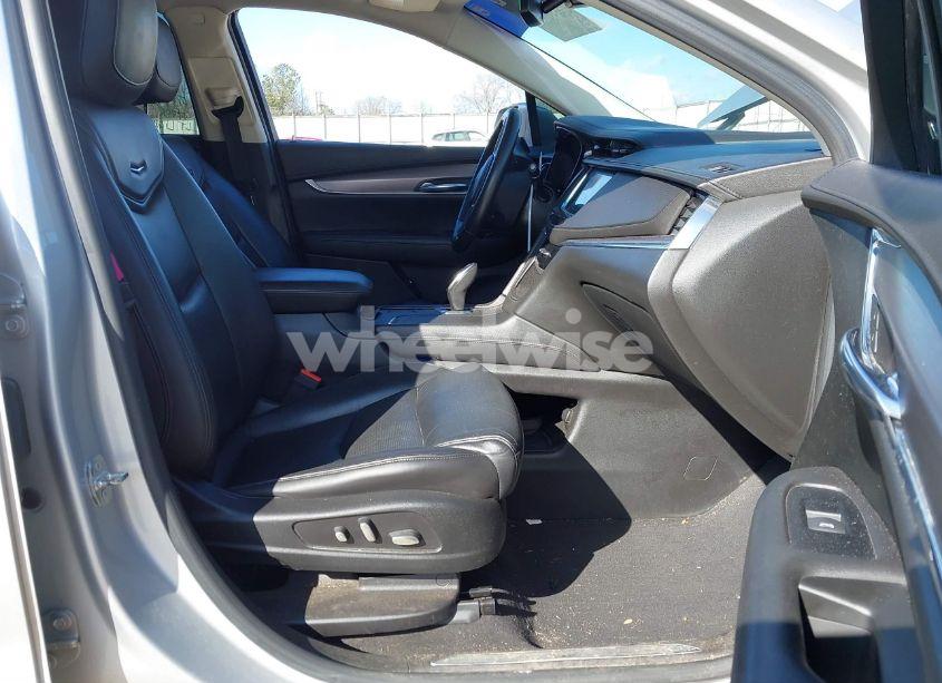 Photo 5 of 2017 Cadillac Xt5 LUXURY (VIN 1GYKNBRS3HZ245452)