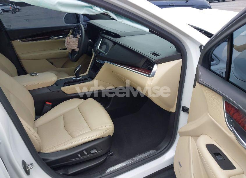 Photo 5 of 2017 Cadillac Xt5 LUXURY (VIN 1GYKNBRS4HZ197282)