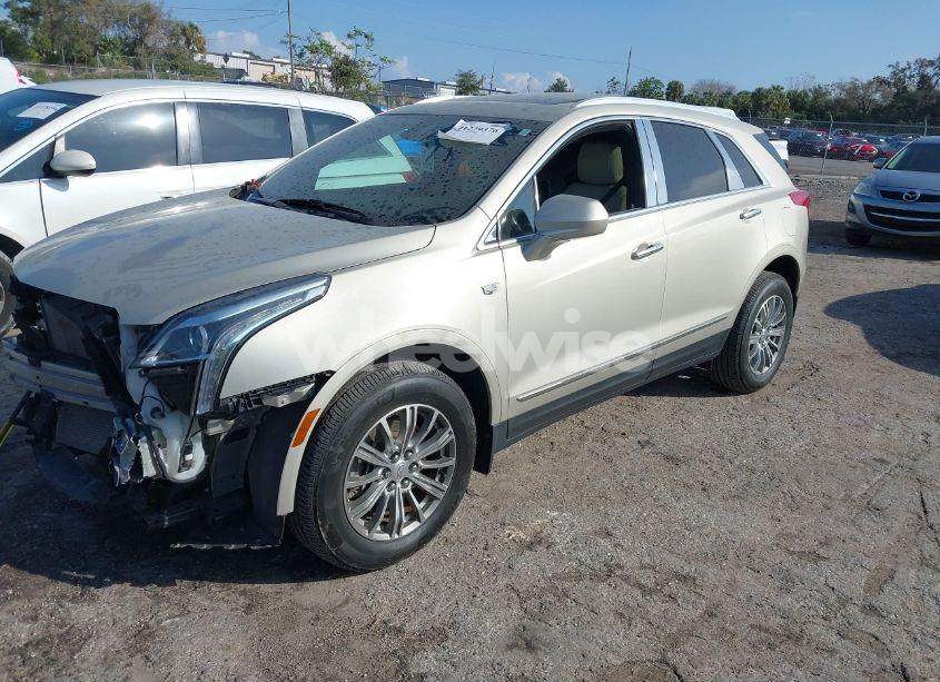 Photo 2 of 2017 Cadillac Xt5 LUXURY (VIN 1GYKNBRS6HZ186123)