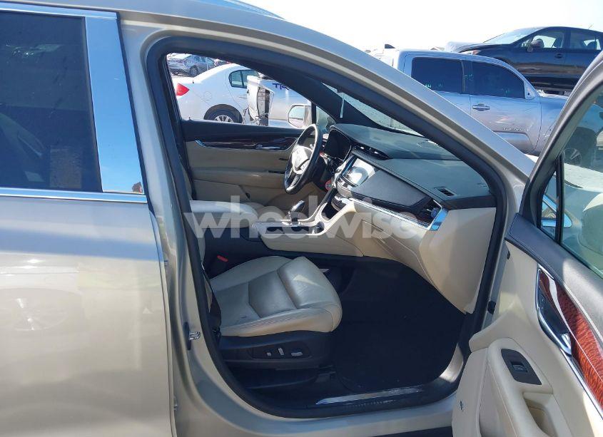 Photo 5 of 2017 Cadillac Xt5 LUXURY (VIN 1GYKNBRS6HZ186123)