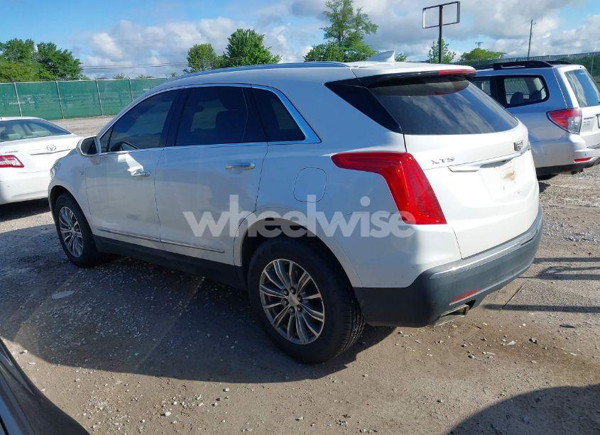Photo 3 of 2017 Cadillac Xt5 LUXURY (VIN 1GYKNBRS7HZ115156)