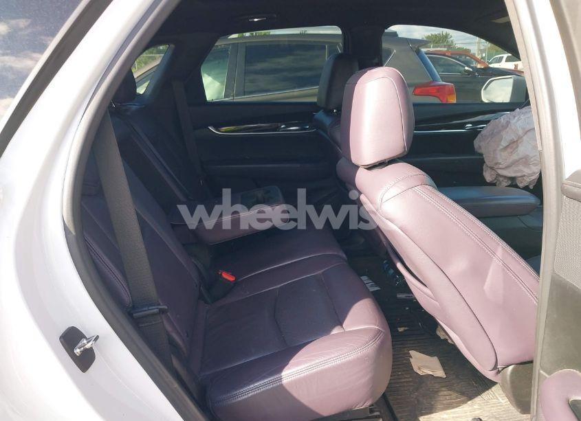 Photo 8 of 2017 Cadillac Xt5 LUXURY (VIN 1GYKNBRS7HZ115156)