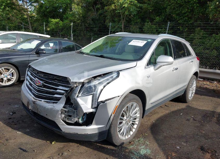 Photo 2 of 2017 Cadillac Xt5 LUXURY (VIN 1GYKNBRS8HZ265955)