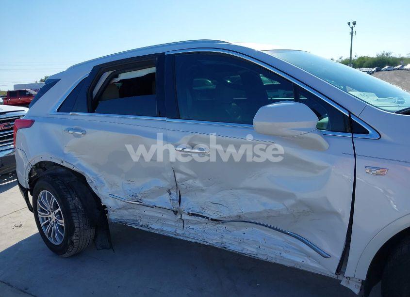 Photo 6 of 2017 Cadillac Xt5 LUXURY (VIN 1GYKNBRSXHZ190093)