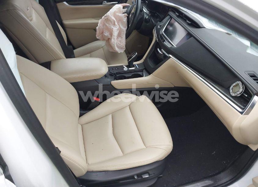 Photo 5 of 2018 Cadillac Xt5 STANDARD (VIN 1GYKNBRSXJZ104139)