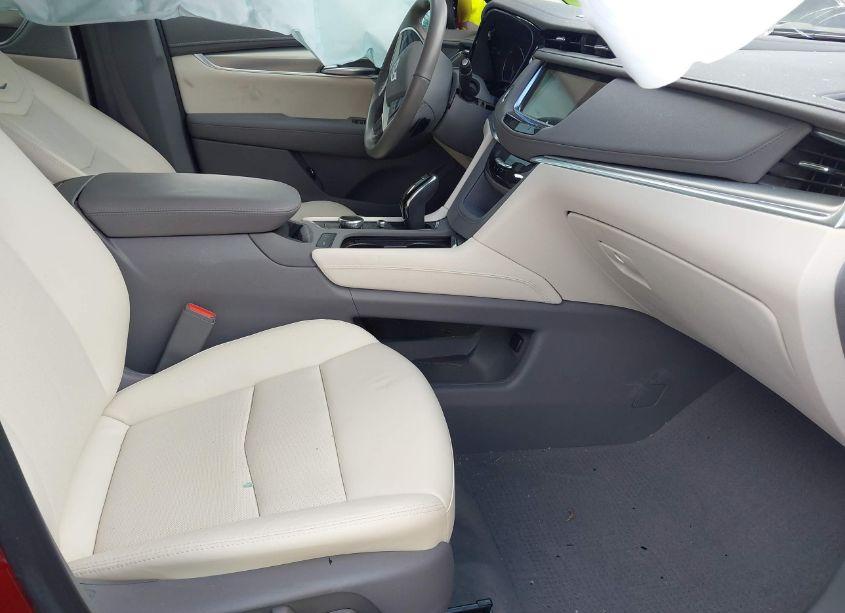Photo 5 of 2024 Cadillac Xt5 FWD PREMIUM LUXURY (VIN 1GYKNCR4XRZ724931)