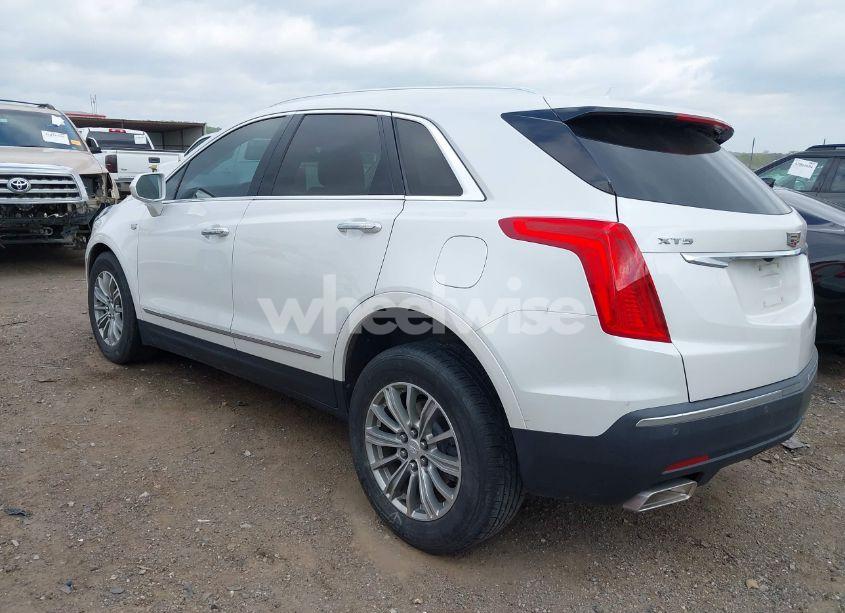 Photo 3 of 2018 Cadillac Xt5 LUXURY (VIN 1GYKNCRS0JZ133560)