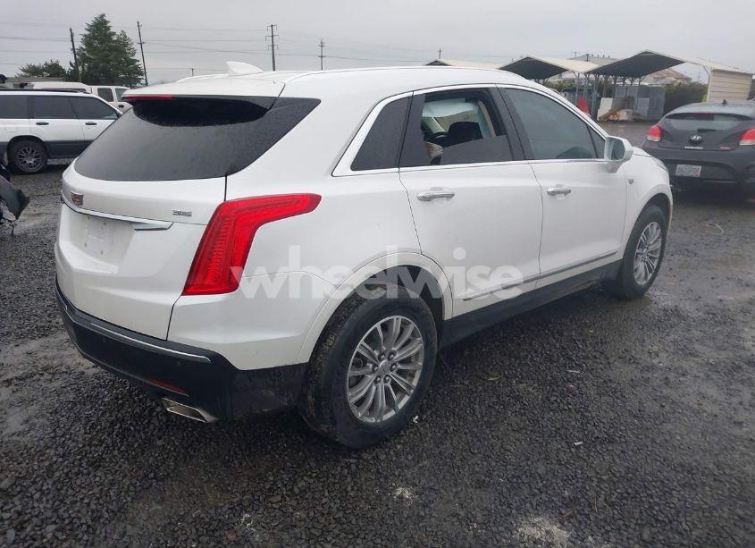 Photo 4 of 2018 Cadillac Xt5 LUXURY (VIN 1GYKNCRS0JZ179843)