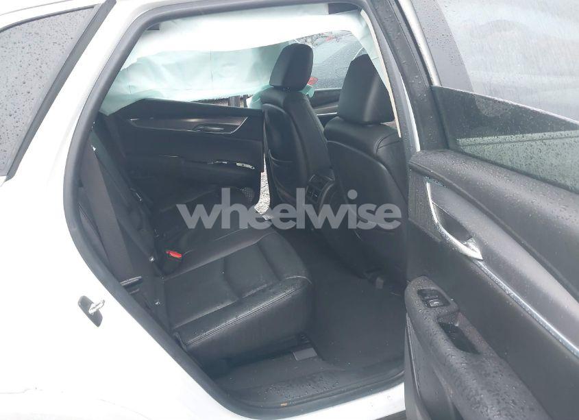 Photo 8 of 2018 Cadillac Xt5 LUXURY (VIN 1GYKNCRS0JZ179843)