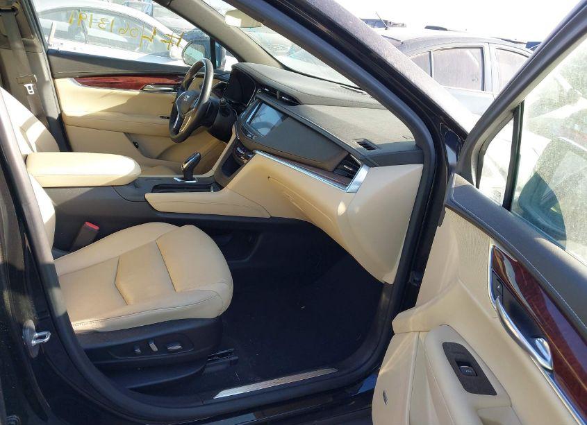 Photo 5 of 2018 Cadillac Xt5 LUXURY (VIN 1GYKNCRS1JZ191046)