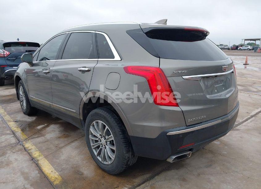 Photo 3 of 2018 Cadillac Xt5 LUXURY (VIN 1GYKNCRS1JZ198854)