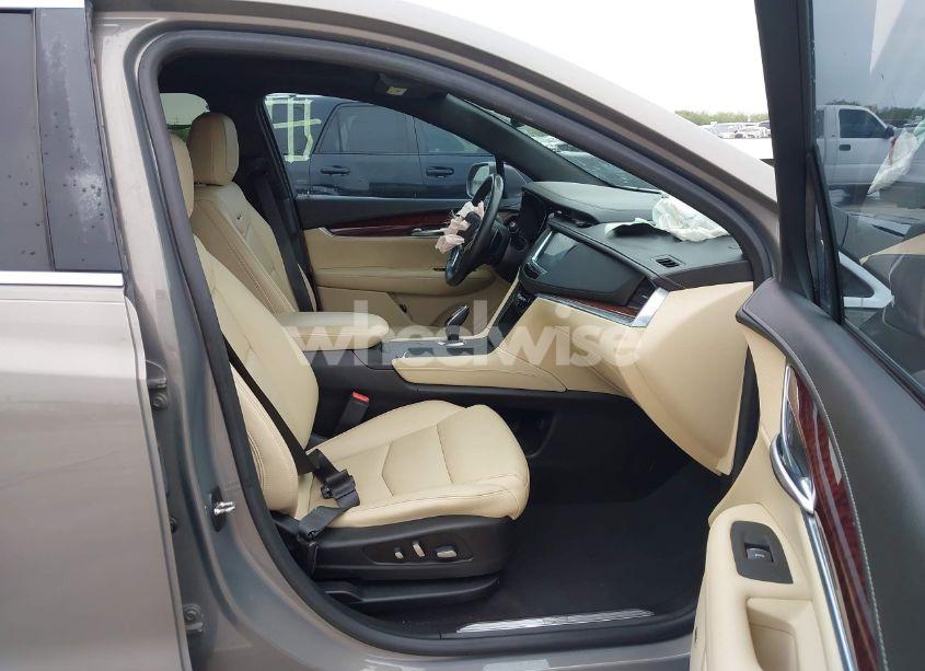 Photo 5 of 2018 Cadillac Xt5 LUXURY (VIN 1GYKNCRS1JZ198854)