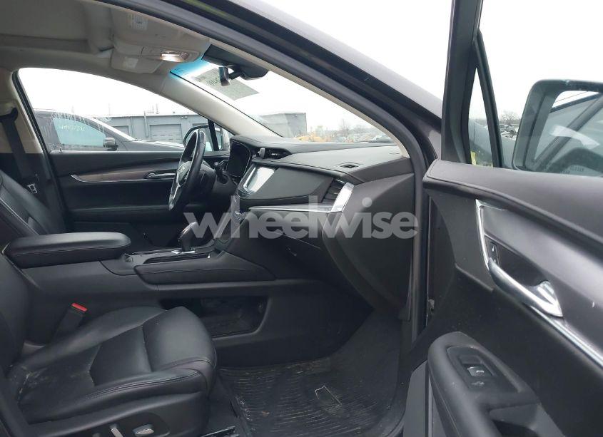 Photo 5 of 2019 Cadillac Xt5 LUXURY (VIN 1GYKNCRS1KZ131527)