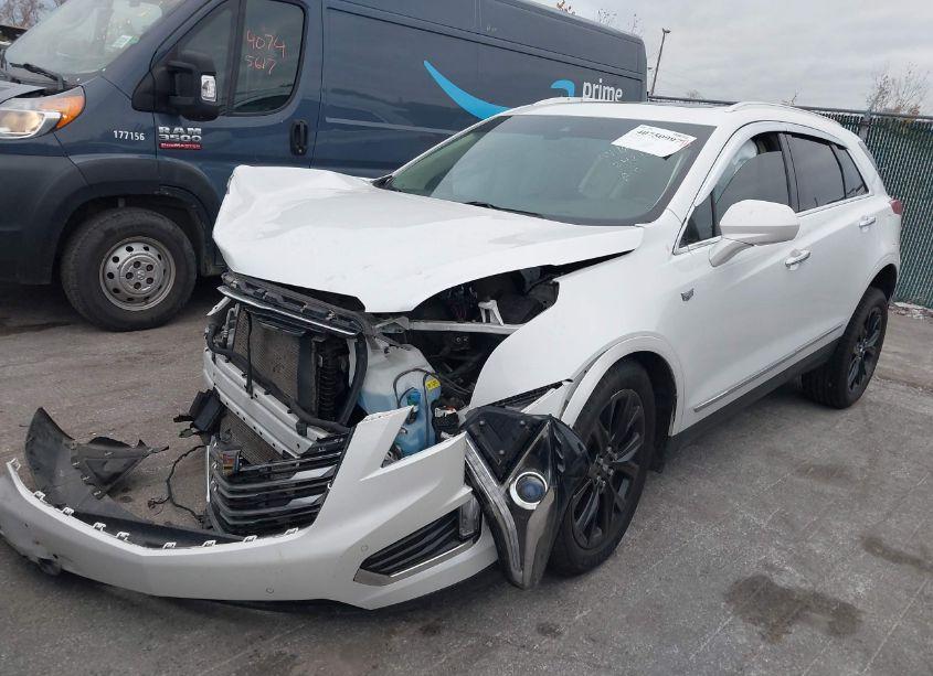 Photo 2 of 2019 Cadillac Xt5 LUXURY (VIN 1GYKNCRS1KZ242126)