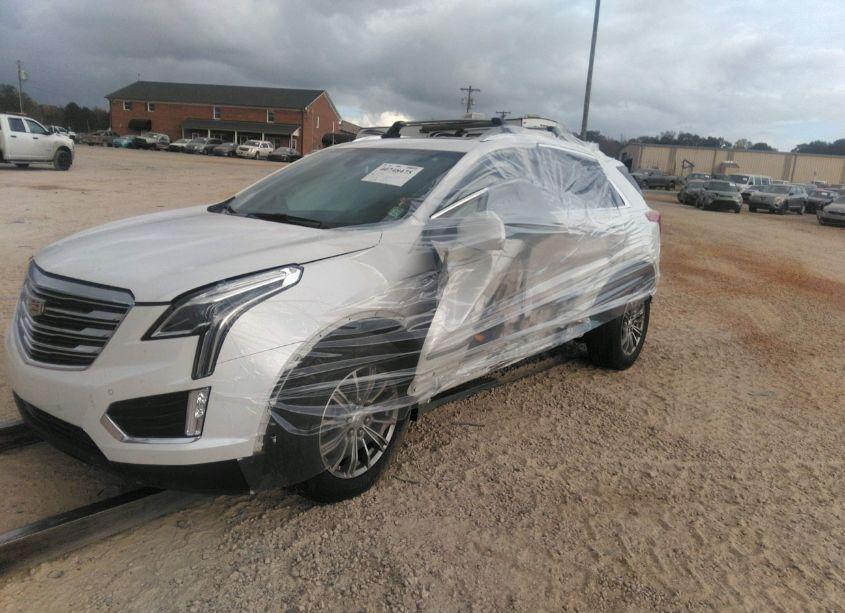 Photo 2 of 2019 Cadillac Xt5 LUXURY (VIN 1GYKNCRS1KZ252882)
