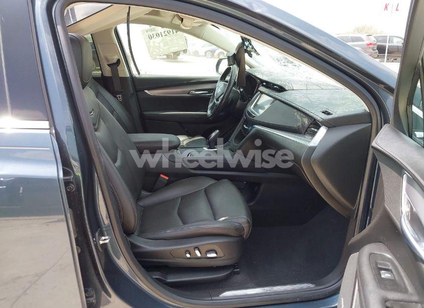 Photo 5 of 2019 Cadillac Xt5 LUXURY (VIN 1GYKNCRS1KZ259282)