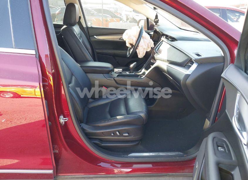 Photo 5 of 2018 Cadillac Xt5 LUXURY (VIN 1GYKNCRS2JZ107882)