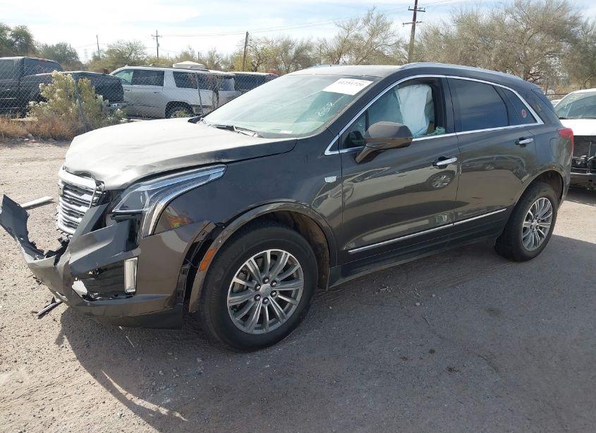 Photo 2 of 2019 Cadillac Xt5 LUXURY (VIN 1GYKNCRS2KZ119838)