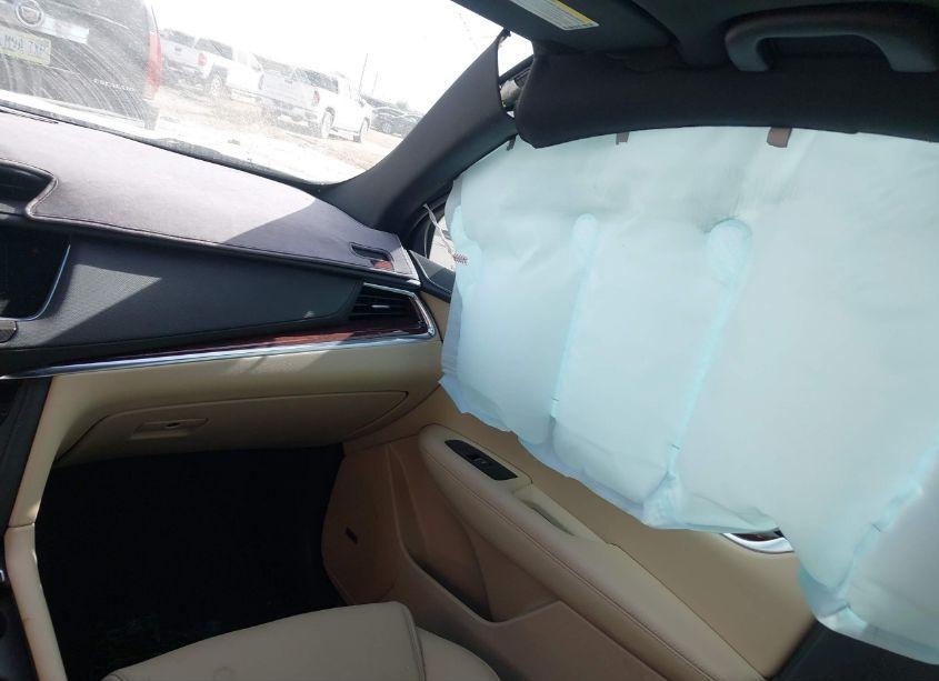 Photo 5 of 2019 Cadillac Xt5 LUXURY (VIN 1GYKNCRS2KZ119838)