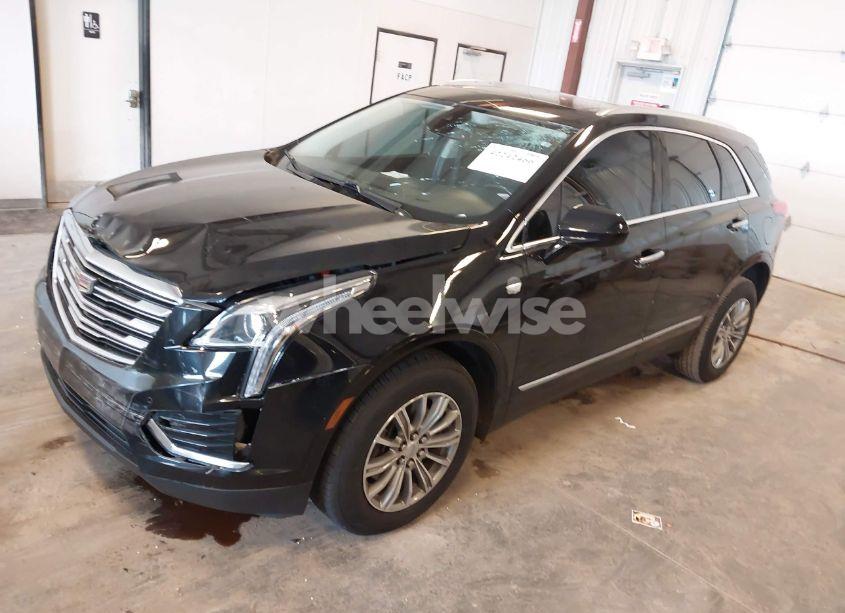 Photo 2 of 2019 Cadillac Xt5 LUXURY (VIN 1GYKNCRS2KZ197052)