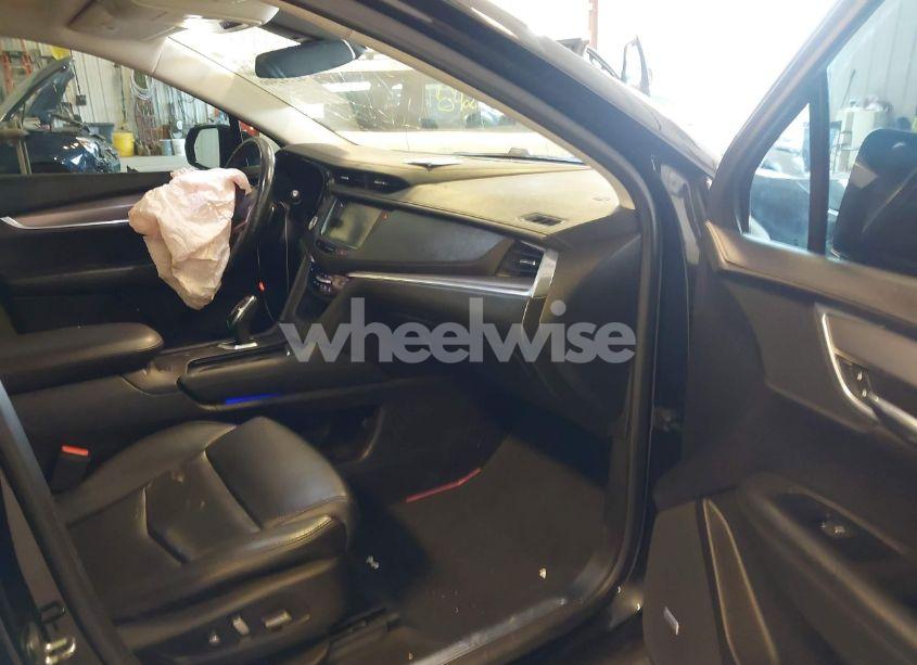 Photo 5 of 2019 Cadillac Xt5 LUXURY (VIN 1GYKNCRS2KZ197052)