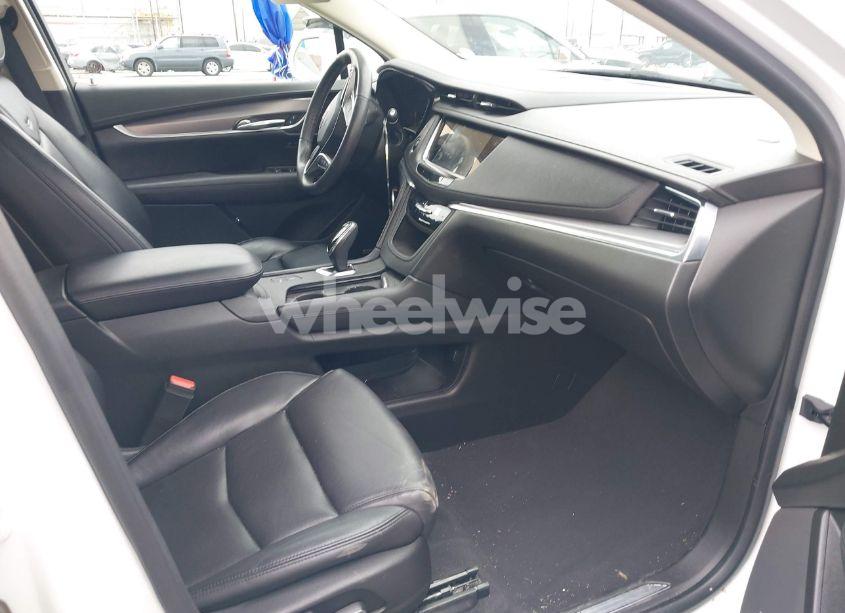 Photo 5 of 2017 Cadillac Xt5 PREMIUM LUXURY (VIN 1GYKNCRS3HZ307728)