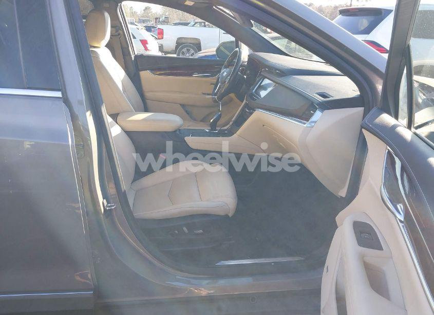 Photo 5 of 2019 Cadillac Xt5 LUXURY (VIN 1GYKNCRS4KZ263519)