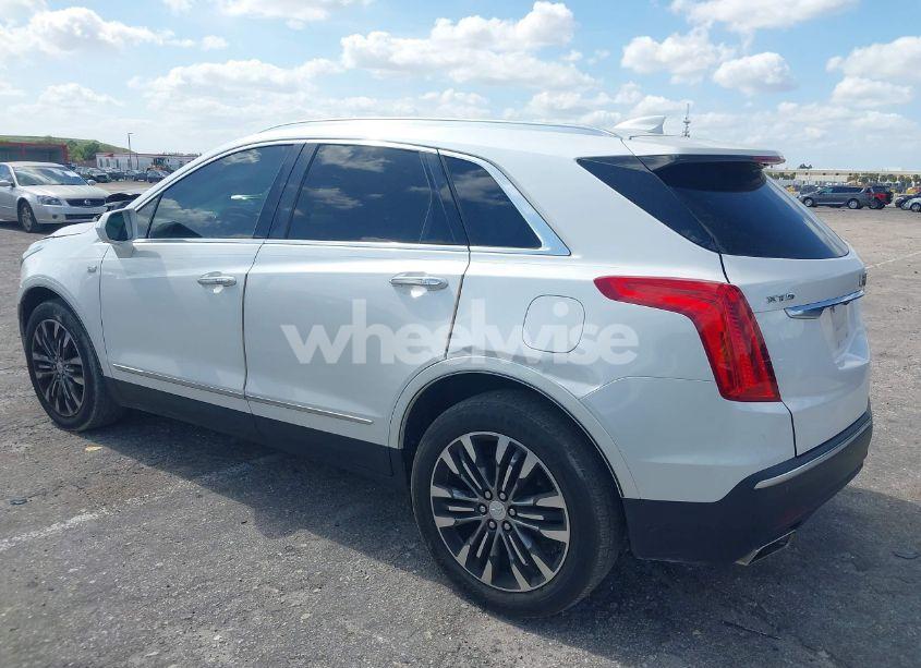Photo 3 of 2017 Cadillac Xt5 PREMIUM LUXURY (VIN 1GYKNCRS5HZ230621)