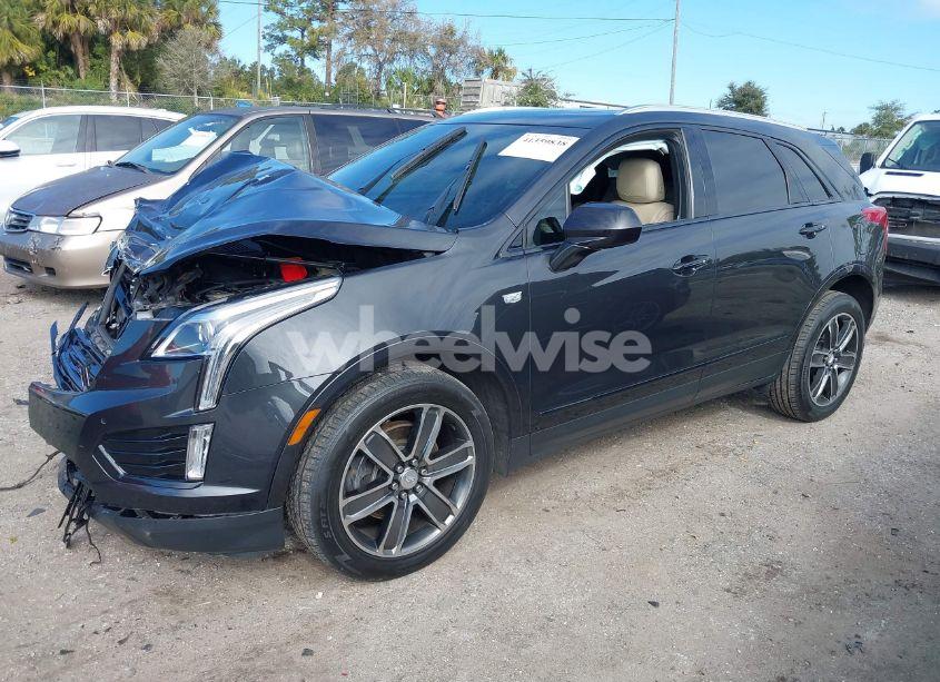 Photo 2 of 2019 Cadillac Xt5 LUXURY (VIN 1GYKNCRS5KZ272634)