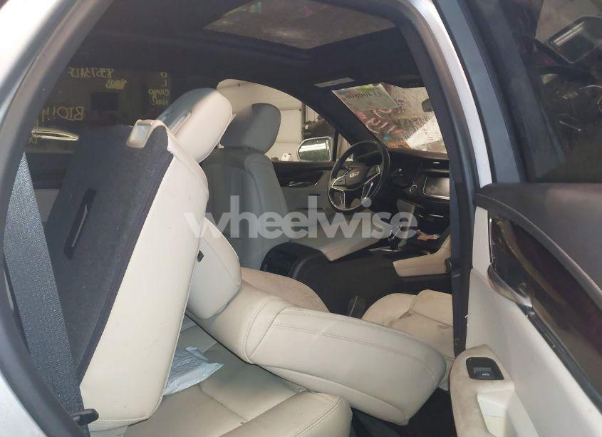 Photo 8 of 2018 Cadillac Xt5 LUXURY (VIN 1GYKNCRS6JZ152470)