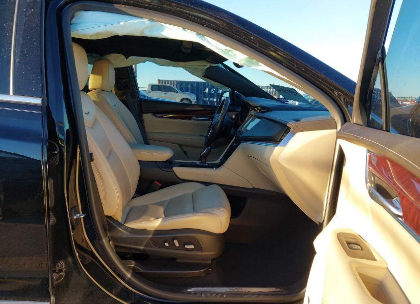 Photo 5 of 2017 Cadillac Xt5 PREMIUM LUXURY (VIN 1GYKNCRS7HZ156232)